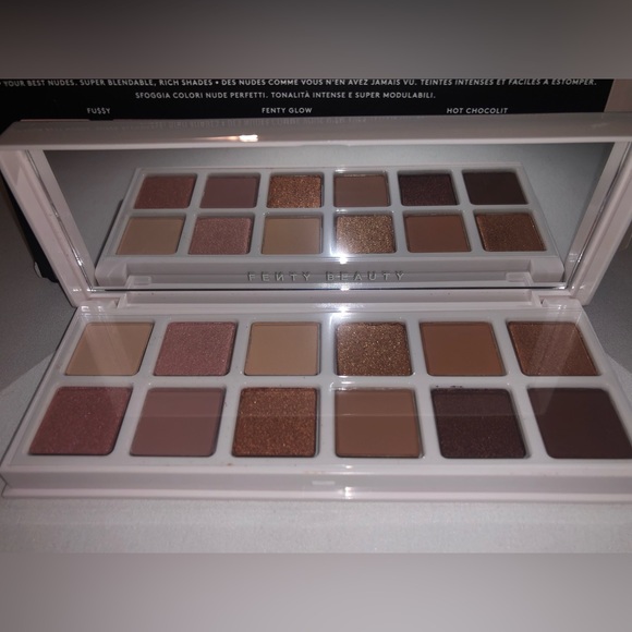 Fenty Beauty Bomb Posse Mega Mix & Match Eyeshadow Palette. Summer, Colour, Tone - Picture 3 of 7